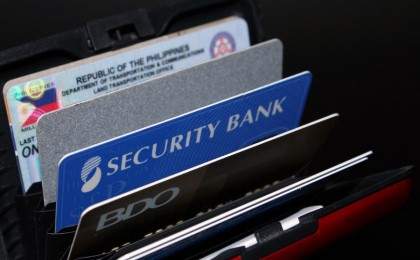 atm存了钱为什么卡上没有（钱存定期在atm查帐看得到不）