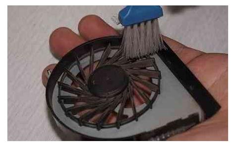 笔记本电脑风扇声音大怎么办