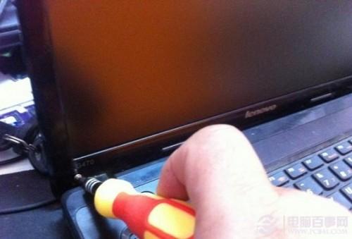 笔记本电脑怎么换屏?笔记本拆机换屏图文教程介绍