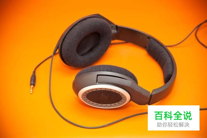 插上耳机只有背景音乐,没有说话声或者声音很小