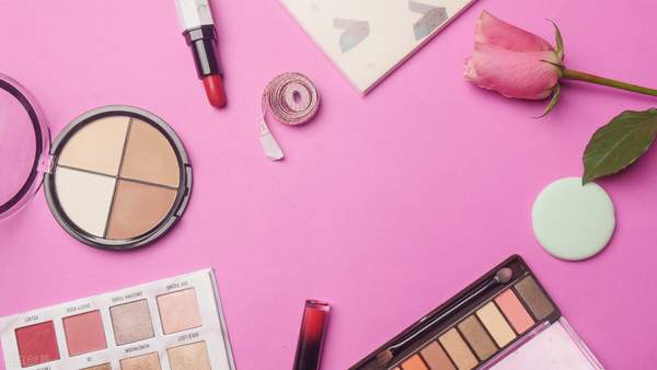 唇釉口红和口红的区别(口红,唇膏,唇彩,唇釉有啥区别)