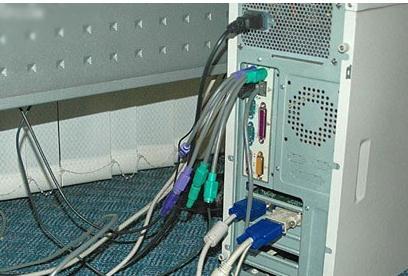 电脑开不了机显示无信号是什么原因