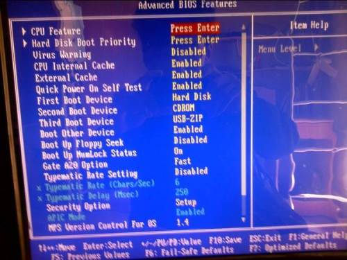 第一启动项选择usb怎么选(如何设置第一启动项为USB启动)