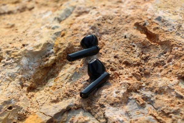 耳机买什么类型的对耳朵好一些（为什么有的人耳朵挂不住耳机）