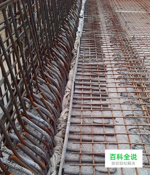 高速公路桥梁桥面铺装与防撞墙施工技术