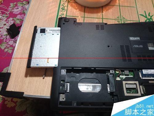 华硕S550系列笔记本怎么拆机清灰?