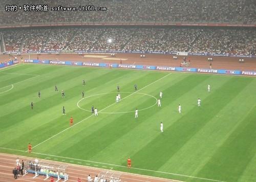 好照片创意功能让足球比赛变身\