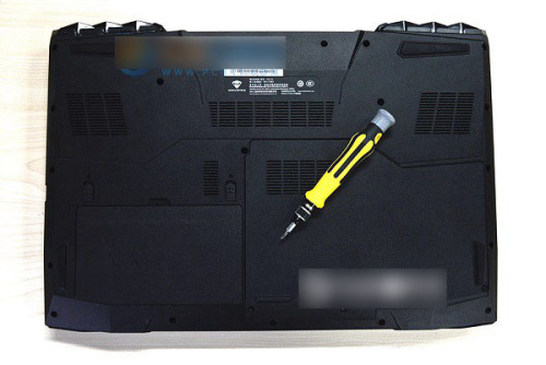 机械师F117怎么升级内存硬盘?