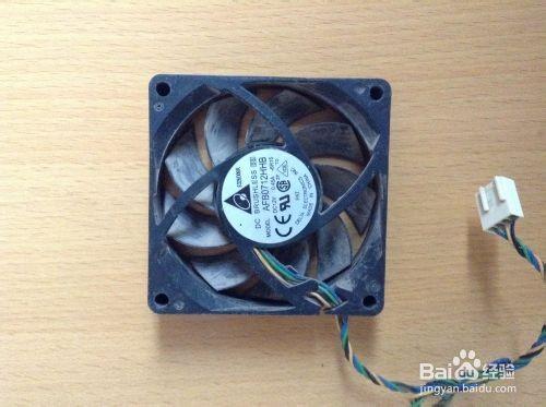 机箱嗡嗡狂响原因竟是风扇 怎样为电脑的风扇加油?