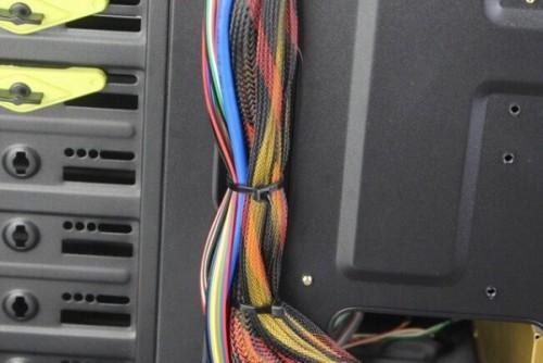 机箱走背线线材如何归纳?DIY组装电脑机箱走背线技巧