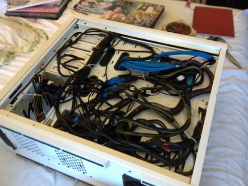 机箱走背线线材如何归纳?DIY组装电脑机箱走背线技巧