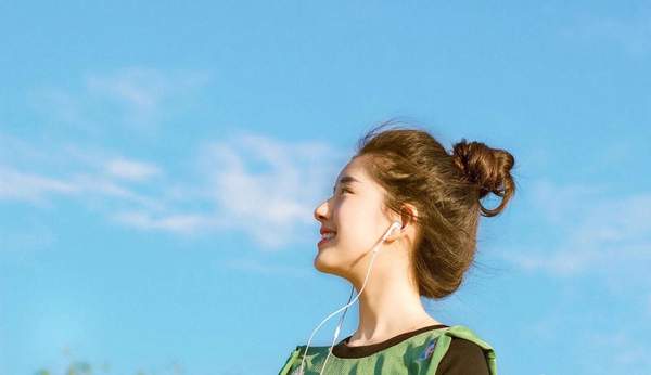 免费把照片做成mv视频（用照片制作mv怎么做）