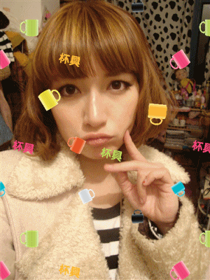 美图秀秀打造飘落物品闪图效果教程