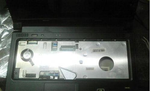 联想B460笔记本怎么拆机换风扇清灰?