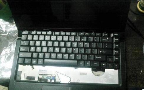 联想B460笔记本怎么拆机换风扇清灰?