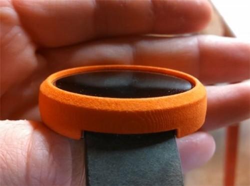 moto360手表也有保护壳 多种色彩选择 售价8美元