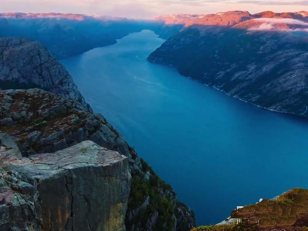 Premiere怎么给视频添加粗糙边缘效果?