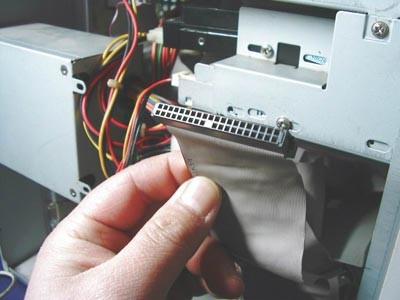 数据线引起的硬盘\