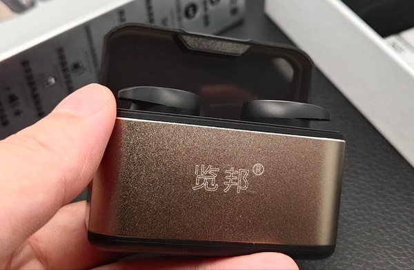 头戴蓝牙耳机性价比最高的是哪一款(口碑最好的头戴式蓝牙耳机)