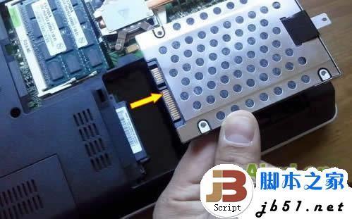 ThinkPad E40 笔记本详细拆机方法(图文教程)