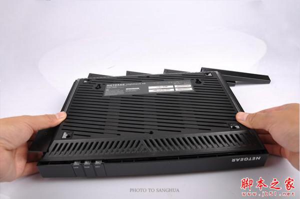 网件R8500夜鹰X8路由器内部做工怎么样