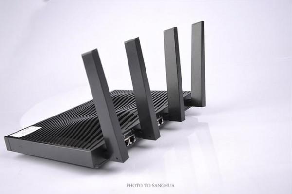 网件R8500夜鹰X8路由器内部做工怎么样