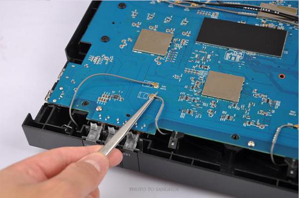 网件R8500夜鹰X8路由器内部做工怎么样