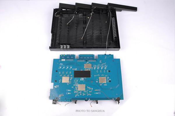 网件R8500夜鹰X8路由器内部做工怎么样