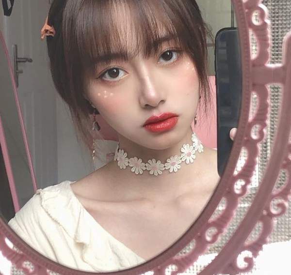 新娘伴娘拍照姿势怎么摆图片（和新娘合影怎么拍好看）