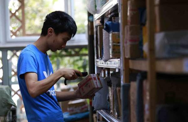 想在小区开个快递代收点怎么开（如何在小区开个快递驿站）