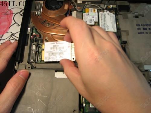 一步步教你在ThinkPad T60p笔记本上安装WWAN的图文方法